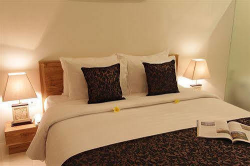 The Adnyana Villas & Spa เดนปาซาร์ ภายนอก รูปภาพ